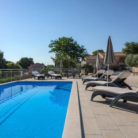 Ferienhaus Legovic By Interhome Kaštelir